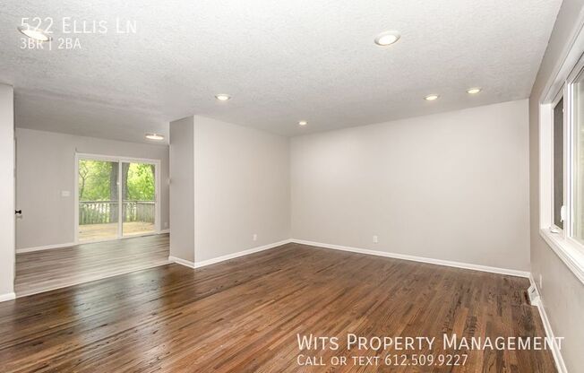 522 ELLIS LN