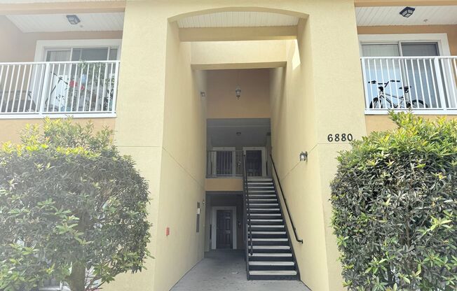 Turn key condo off Blanding Blvd.