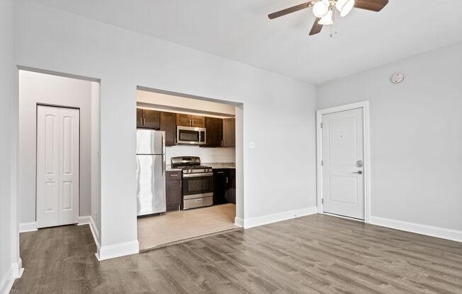 1 bed, 1 bath, 402 sqft, $1,675, Unit 512