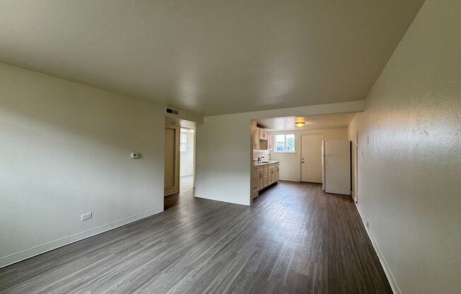 2 Bedroom 1 Bath In Lakewood! Available Now!!