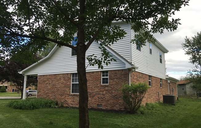 3 beds, 2 baths, $1,605