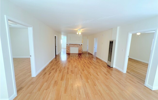 1528 N ALEXANDRIA AVE