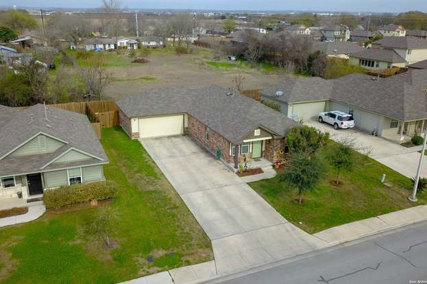 392 GENTLE BREEZE DR