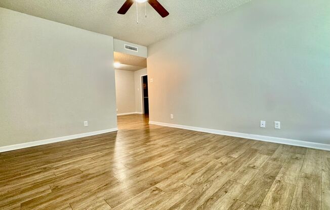 2 beds, 1 bath, 950 sqft, $1,000, Unit 304