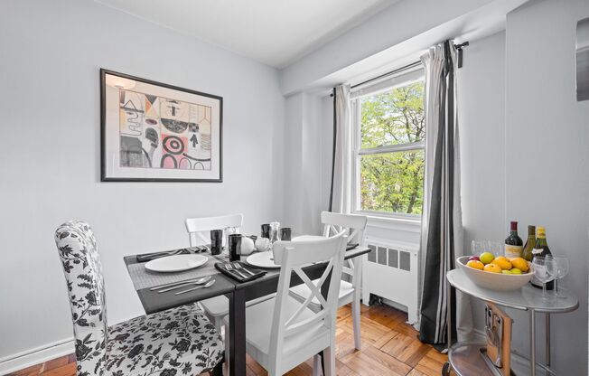 2 beds, 1 bath, 930 sqft, $1,625, Unit 415