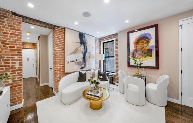 224 8 AVE