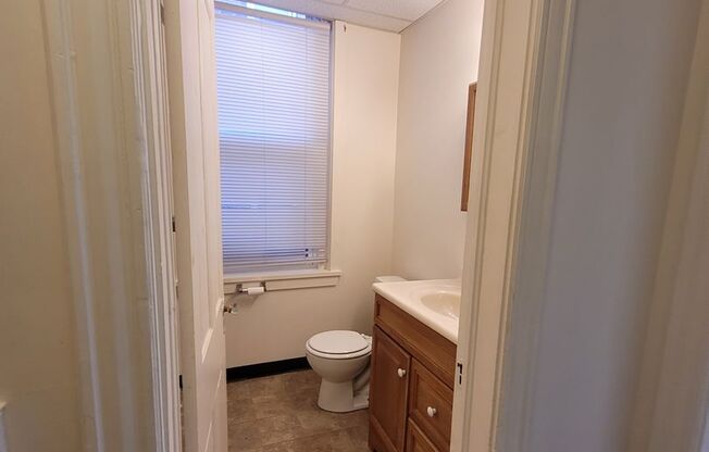 2 beds, 1 bath, $1,075, Unit 1