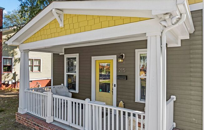 Gorgeous 3 Bedroom Home in Downtown Raleigh, Fenced-in Yard, Pet Friendly!