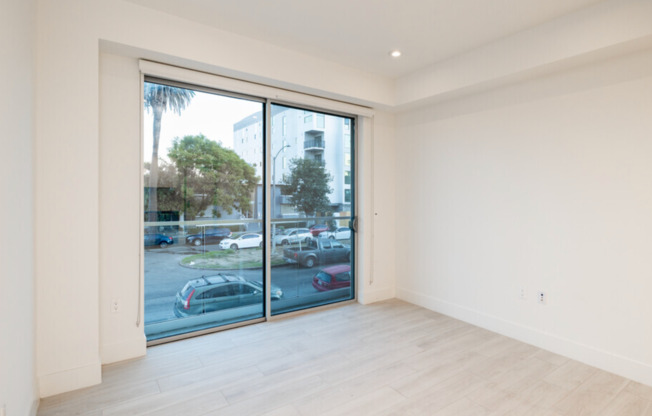 2 beds, 1 bath, 734 sqft, $2,825, Unit 208