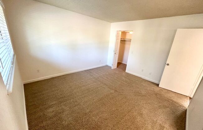 1 bed, 1 bath, 700 sqft, $1,575, Unit 14