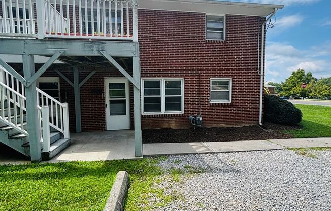 021PB - 208 Broce Drive M