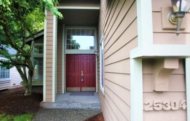 Beautiful 2 Story 3 Bed 2.5 Bath in Sammamish