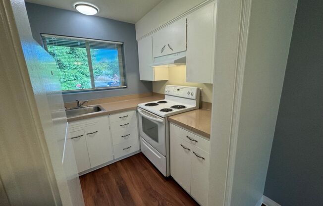 2 beds, 1 bath, 740 sqft, $1,500, Unit 304