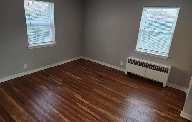 2 beds, 1 bath, 897 sqft, $2,205, Unit G-10