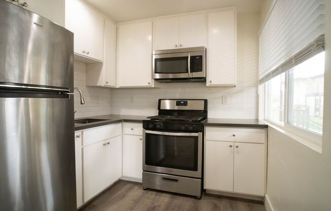 2 beds, 1 bath, 650 sqft, $2,400, Unit 315