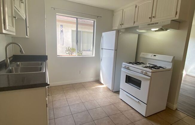 2 beds, 1 bath, 757 sqft, $2,295