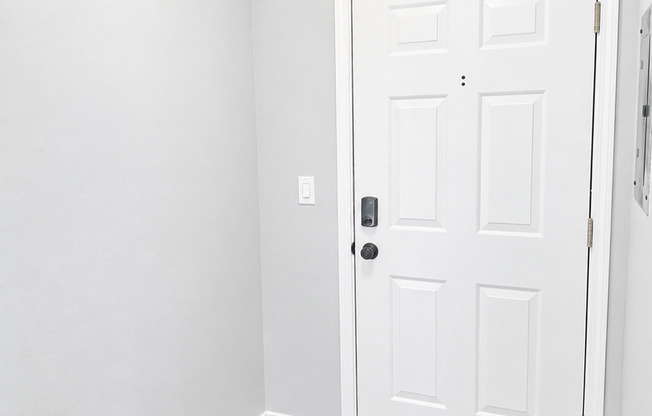 Welcome Home! Beautiful, Like-New 2-Bedroom Condo in a Convenient Location