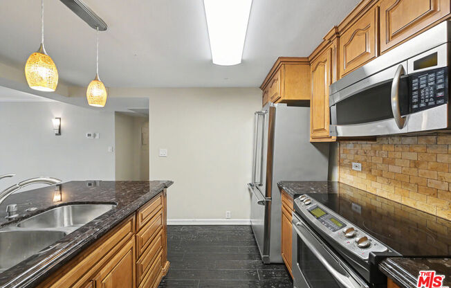 2 beds, 2 baths, 1,088 sqft, $4,800, Unit 510
