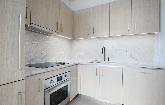 1 bed, 1 bath, $5,550, Unit 5M