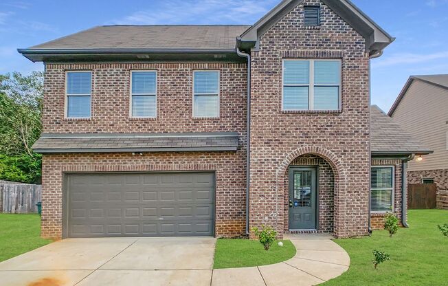 Available July 11th!! 4 Bedroom, 3 Bath Home in Kings Ridge Subdivision, South of Town!