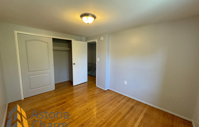 New Beautiful 2bed+DEN/1bath in Parkville.