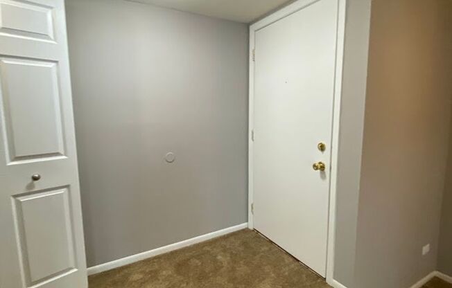 2 beds, 1 bath, 984 sqft, $1,695, Unit 155 118