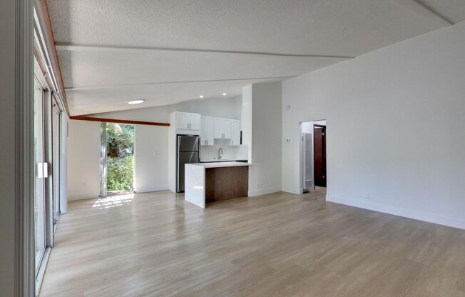 2 beds, 1 bath, 900 sqft, $2,783, Unit 126