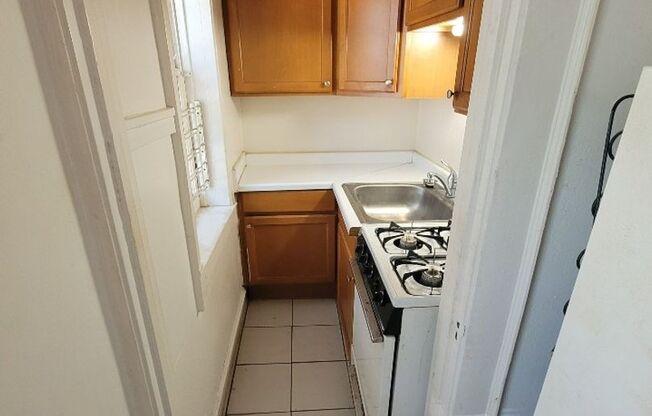 Studio, 1 bath, $795, Unit 103