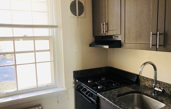 1 bed, 1 bath, 500 sqft, $1,299, Unit F706B