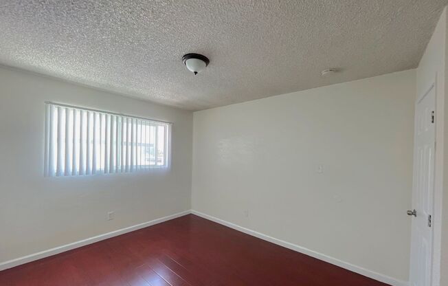2 beds, 1 bath, 815 sqft, $1,595, Unit 21