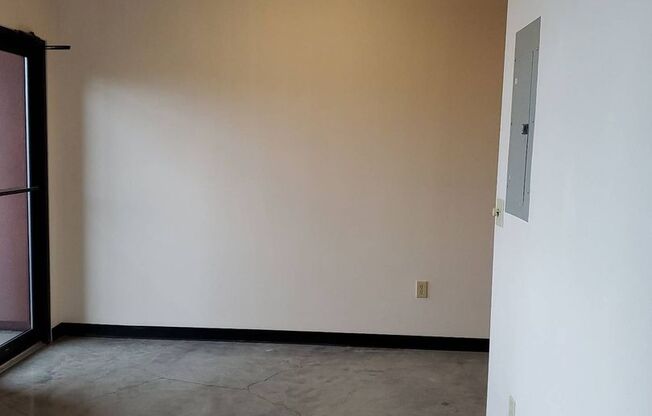 1 bed, 1 bath, 694 sqft, $1,300, Unit 304