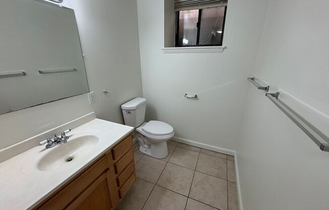 3 beds, 1 bath, 810 sqft, $1,690, Unit 732 S. Millvale Ave. #C2