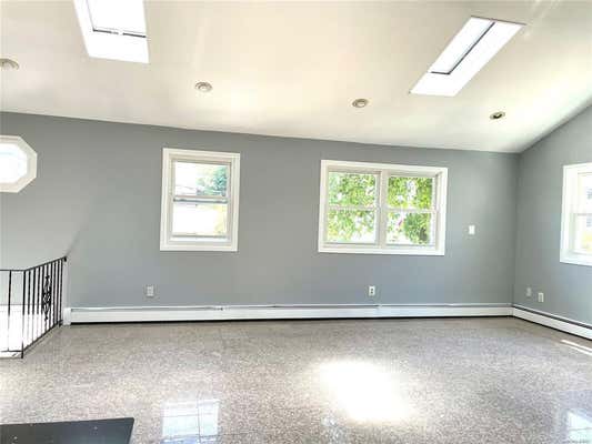 256 15 58 AVE