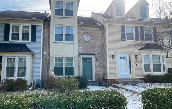 Lovely 3 BR/3.5 BA Townhome in Gaithersburg!