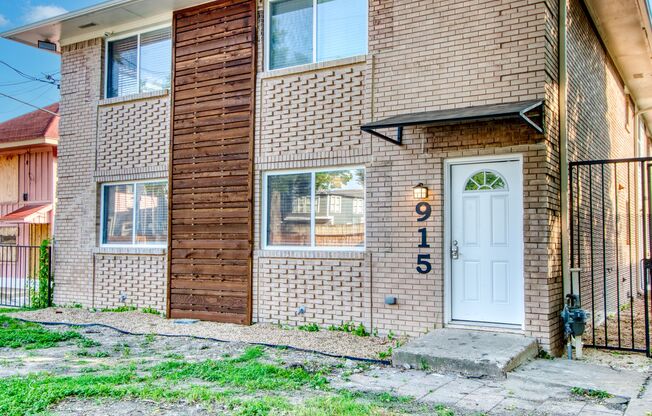 Newly Renovated 2 Bedroom 2 Bath Condo / Gated Parking / East Dallas
