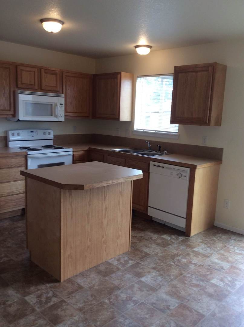 Spacious 3 Bedroom, 2.5 Bathroom Townhome located in the Eagle Heights Subdivision