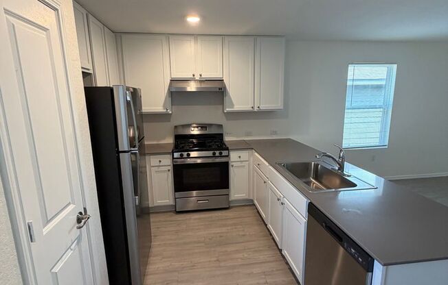 Beautiful VIDA Home Available Now – 2 Weeks FREE Rent!