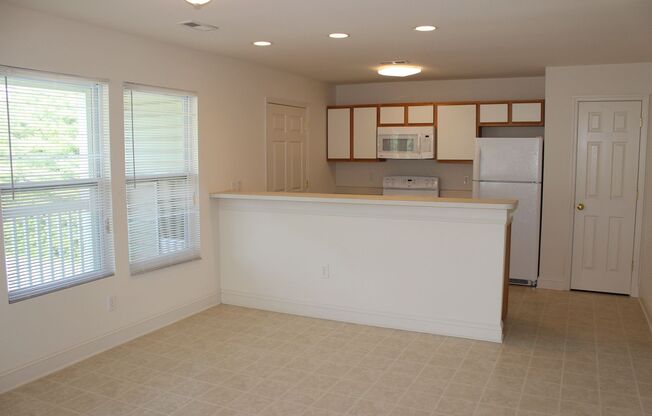 1912-A/B Tabor Village Dr.