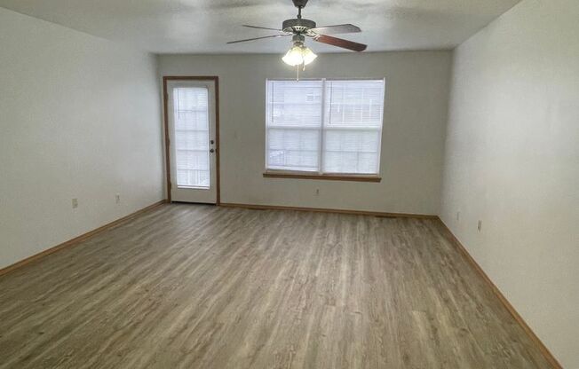 3 beds, 2 baths, $1,245, Unit A