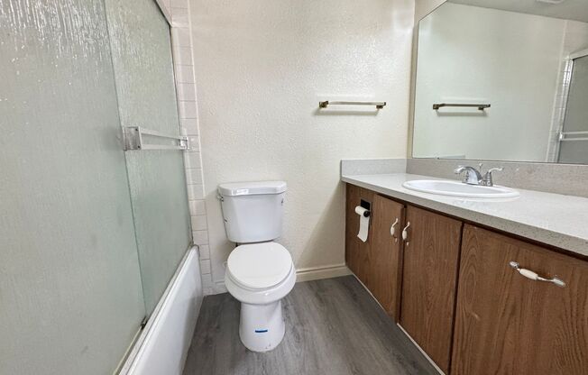 2 beds, 2 baths, $995, Unit # #H 1