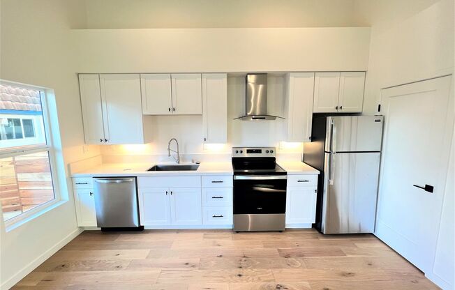 1 bed, 1 bath, 450 sqft, $2,195, Unit 24