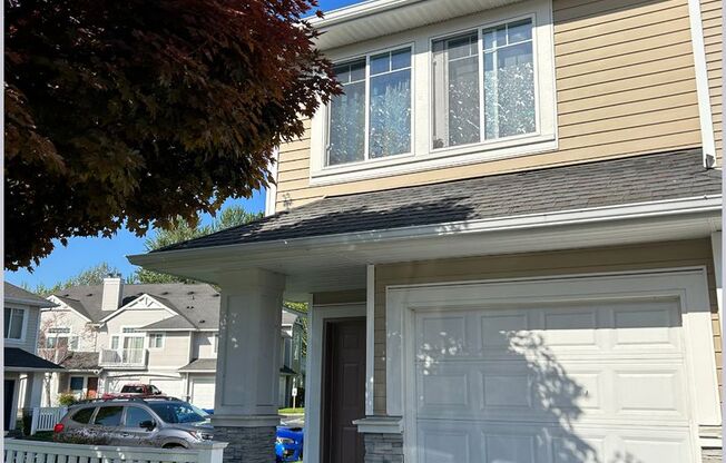 2 Bed, 2 bath Condo w/garage in West Bay at The Lakes in Kent, $2550/mo.