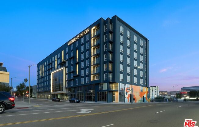 Studio, 1 bath, 655 sqft, $2,480, Unit 727