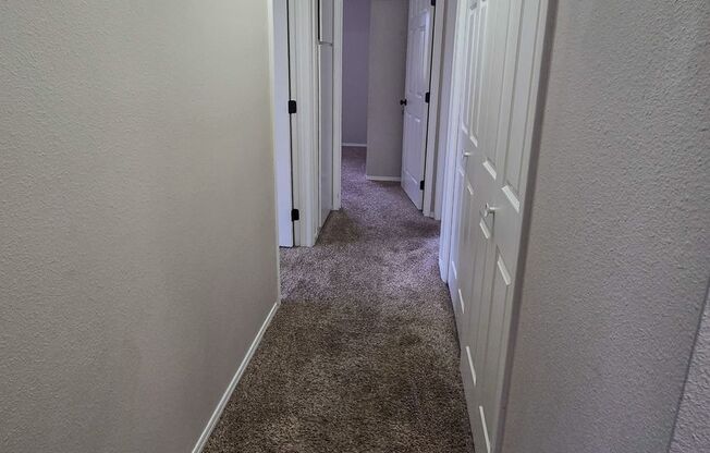 3 beds, 1 bath, 1,040 sqft, $1,625, Unit 16