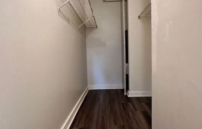 1 bed, 1 bath, 908 sqft, $3,000, Unit T103