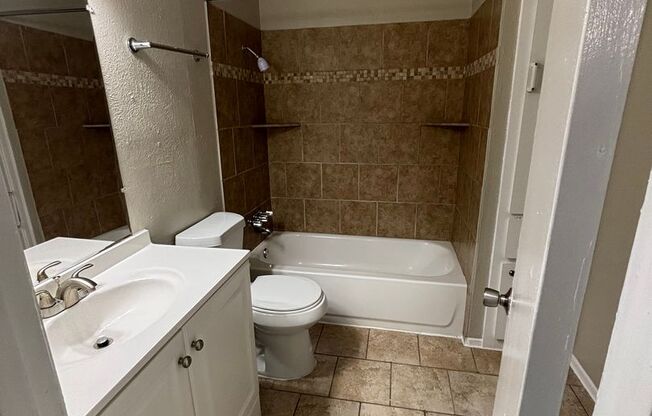 1 bed, 1 bath, 600 sqft, $1,150, Unit 2-118