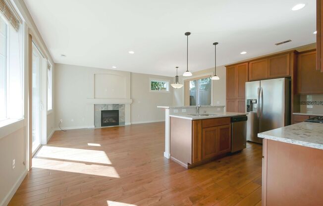 3 Beds, 2.5 Baths Beautiful Single-family Available for Rent!