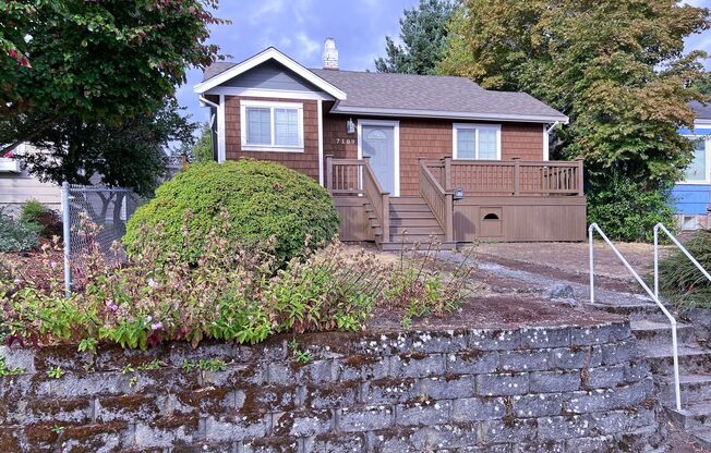 Charming and updated 2 bedroom, 1 bath bungalow in West Seattle
