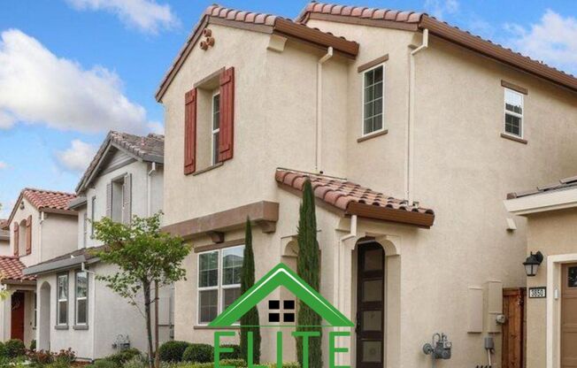 Beautiful former model home in the heart of Natomas and close to Costco and Hwy 5