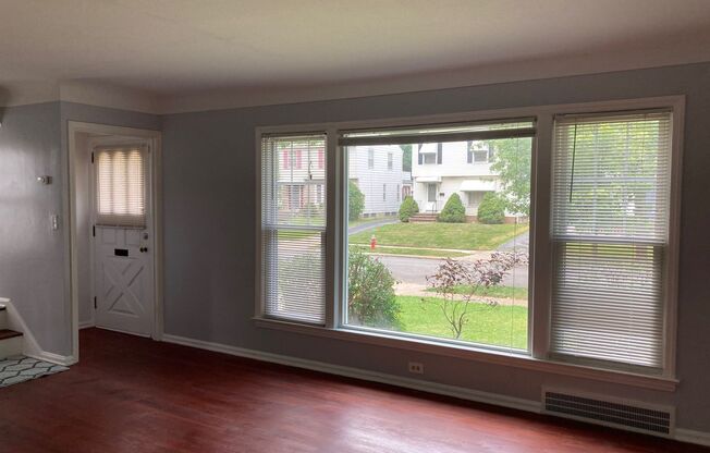 3 Bedroom 1.5 bath home for lease in South Euclid